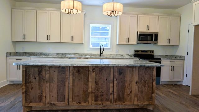 364 Clyde Wix Rd, Westmoreland, TN 37186