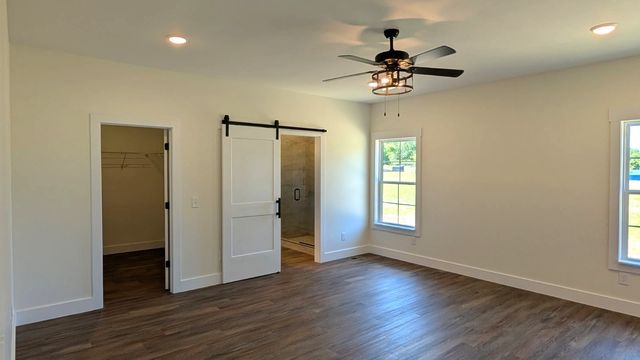 364 Clyde Wix Rd, Westmoreland, TN 37186