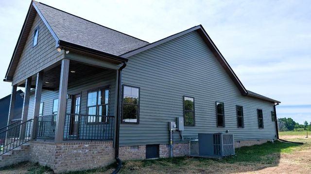 364 Clyde Wix Rd, Westmoreland, TN 37186