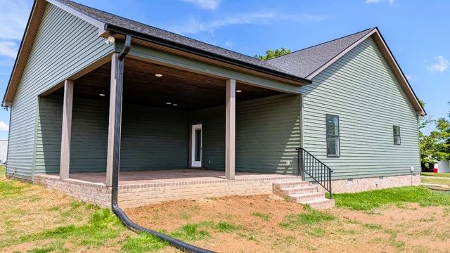364 Clyde Wix Rd, Westmoreland, TN 37186