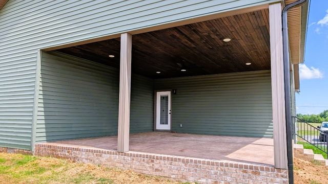 364 Clyde Wix Rd, Westmoreland, TN 37186
