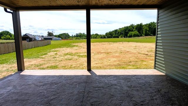 364 Clyde Wix Rd, Westmoreland, TN 37186