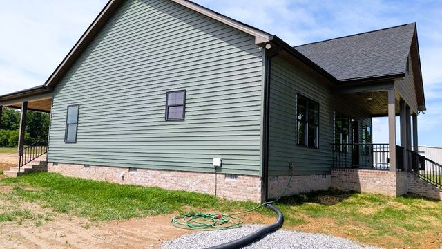 364 Clyde Wix Rd, Westmoreland, TN 37186