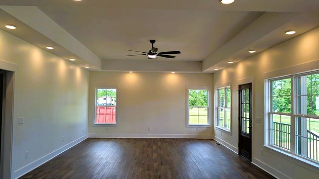 364 Clyde Wix Rd, Westmoreland, TN 37186