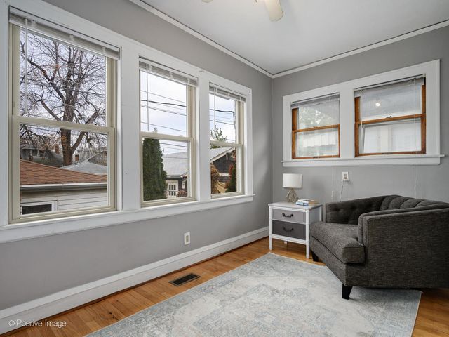 3742 Clinton Avenue, Berwyn, IL 60402