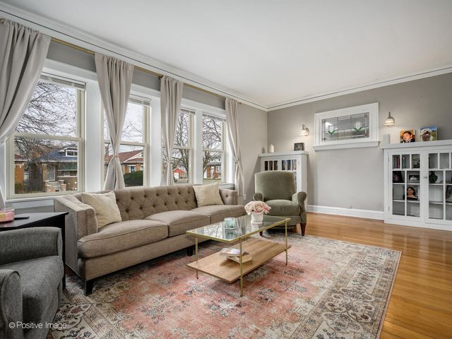 3742 Clinton Avenue, Berwyn, IL 60402