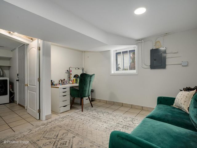 3742 Clinton Avenue, Berwyn, IL 60402