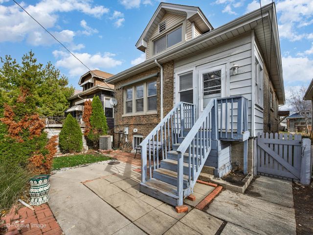 3742 Clinton Avenue, Berwyn, IL 60402