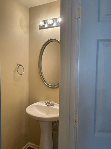 708 Crestwell Circle SW, Atlanta, GA 30331