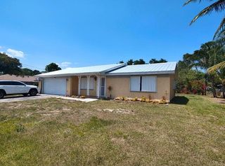 253 SE Verada Avenue, Port St Lucie, FL 34953