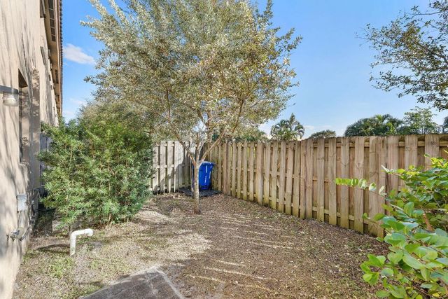 5438 NW 27th Street, Margate, FL 33063