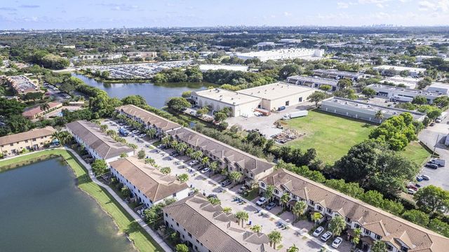 5438 NW 27th Street, Margate, FL 33063