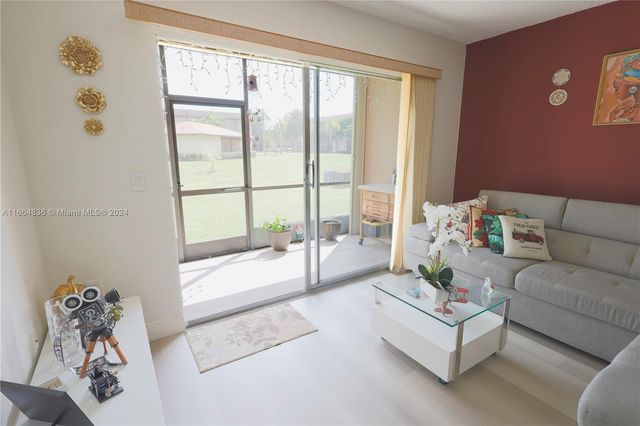 12750 SW 15th St 106D, Pembroke Pines, FL 33027