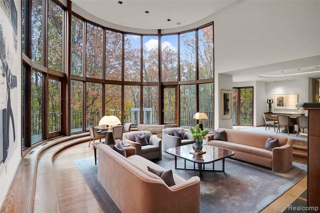 1335 Trowbridge Road, Bloomfield Hills, MI 48304