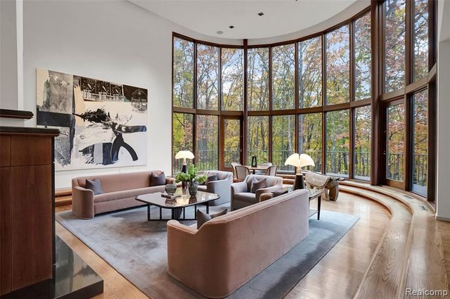 1335 Trowbridge Road, Bloomfield Hills, MI 48304