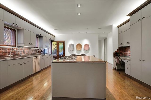 1335 Trowbridge Road, Bloomfield Hills, MI 48304