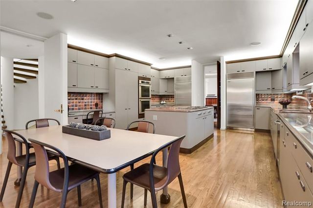 1335 Trowbridge Road, Bloomfield Hills, MI 48304