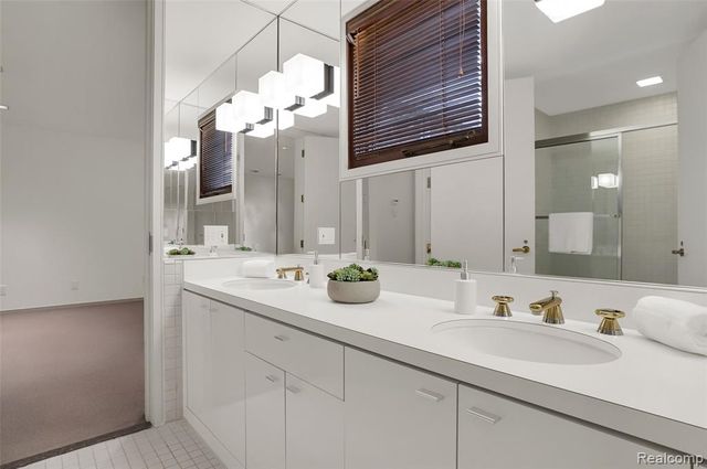 1335 Trowbridge Road, Bloomfield Hills, MI 48304