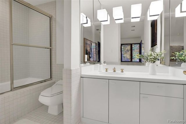 1335 Trowbridge Road, Bloomfield Hills, MI 48304