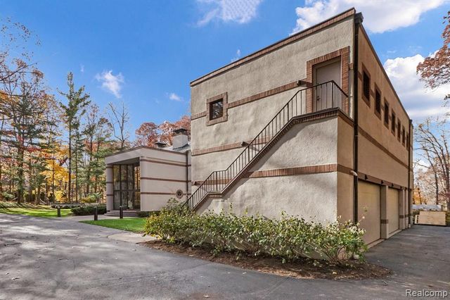 1335 Trowbridge Road, Bloomfield Hills, MI 48304