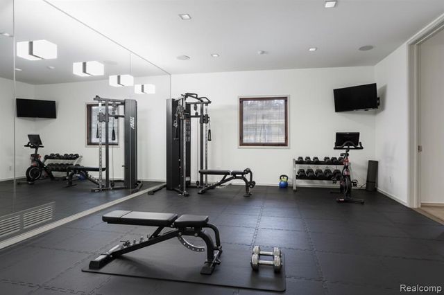 1335 Trowbridge Road, Bloomfield Hills, MI 48304