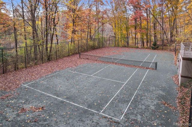 1335 Trowbridge Road, Bloomfield Hills, MI 48304