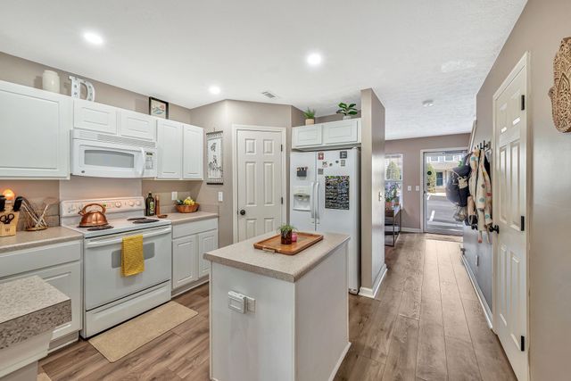 412 Flintlock Ct, Nashville, TN 37217