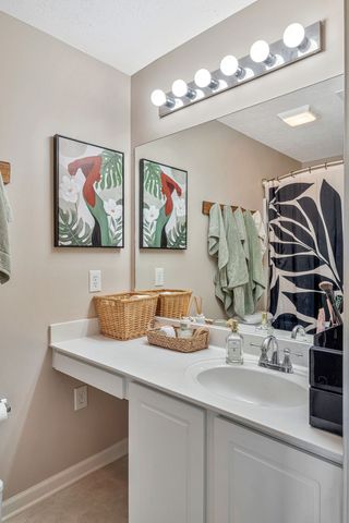 412 Flintlock Ct, Nashville, TN 37217