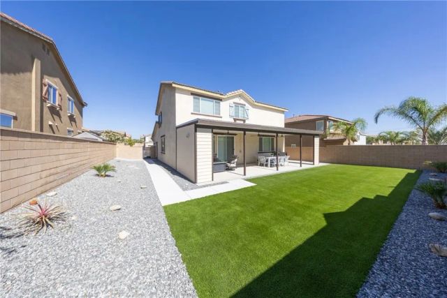 5370 Strawberry Way, Fontana, CA 92336