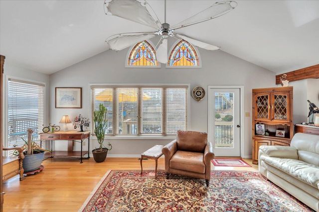 56 Brookside LN, Moneta, VA 24121