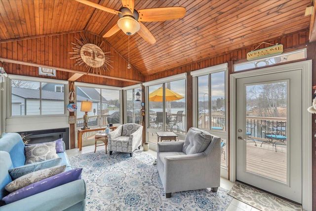 56 Brookside LN, Moneta, VA 24121