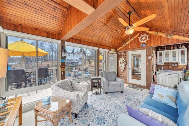 56 Brookside LN, Moneta, VA 24121