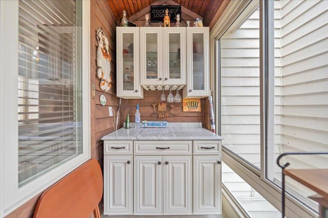 56 Brookside LN, Moneta, VA 24121