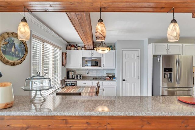 56 Brookside LN, Moneta, VA 24121