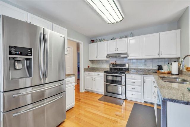 56 Brookside LN, Moneta, VA 24121