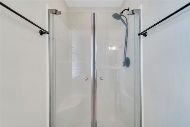 56 Brookside LN, Moneta, VA 24121