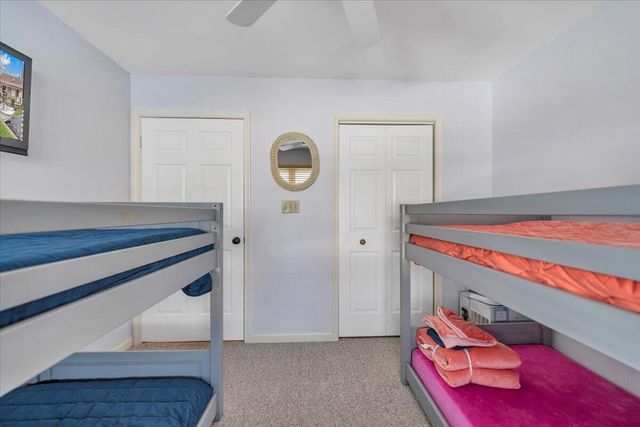 56 Brookside LN, Moneta, VA 24121