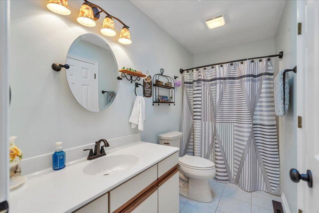 56 Brookside LN, Moneta, VA 24121