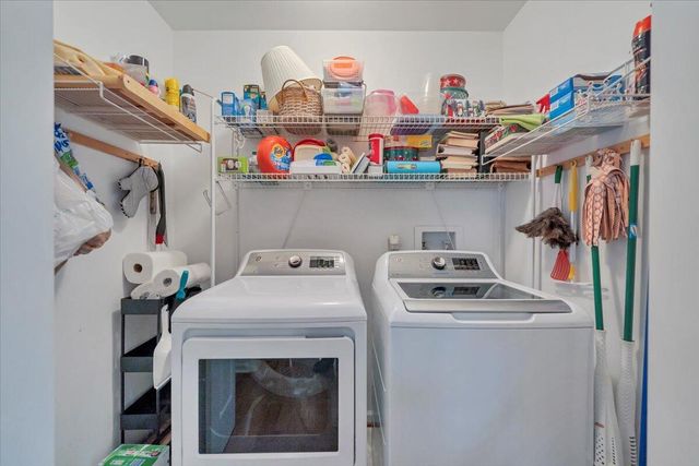 56 Brookside LN, Moneta, VA 24121