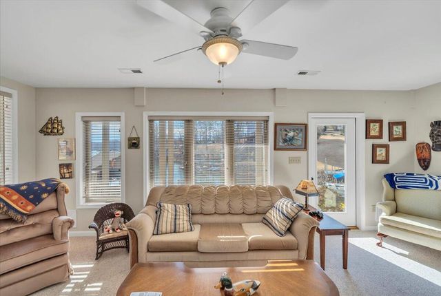 56 Brookside LN, Moneta, VA 24121