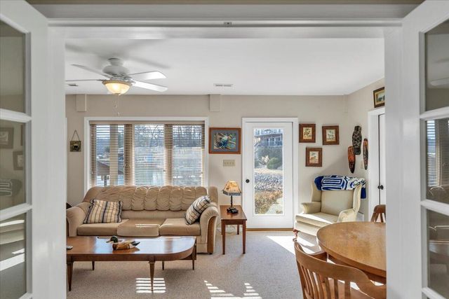 56 Brookside LN, Moneta, VA 24121