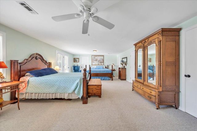 56 Brookside LN, Moneta, VA 24121