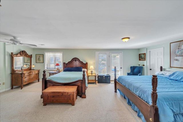 56 Brookside LN, Moneta, VA 24121