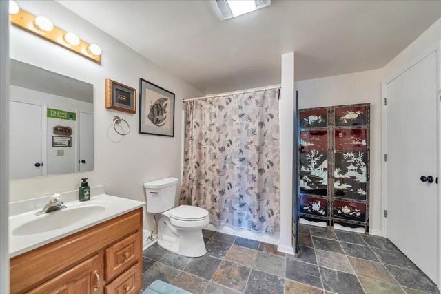 56 Brookside LN, Moneta, VA 24121