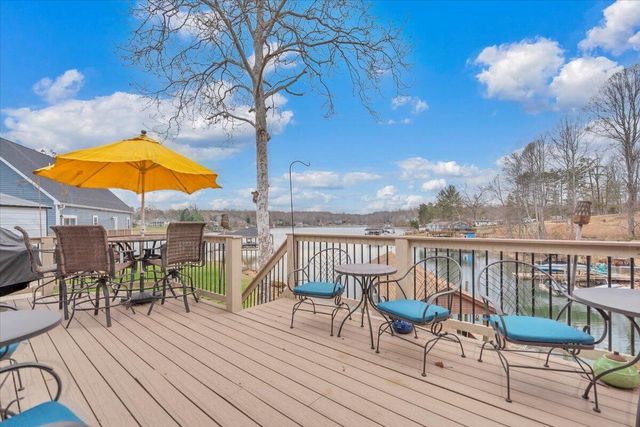 56 Brookside LN, Moneta, VA 24121