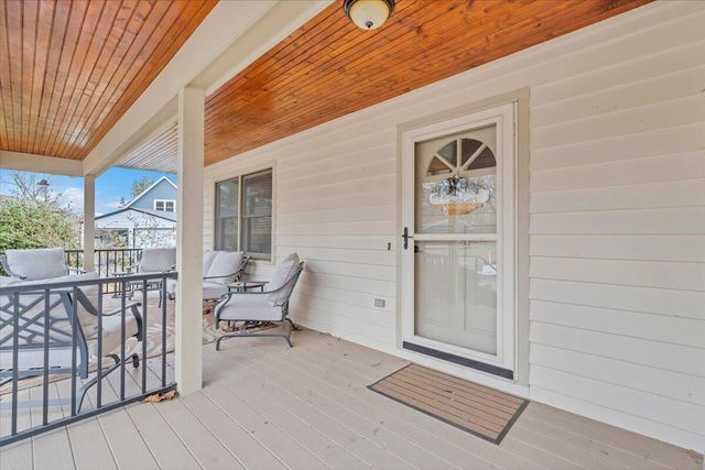 56 Brookside LN, Moneta, VA 24121