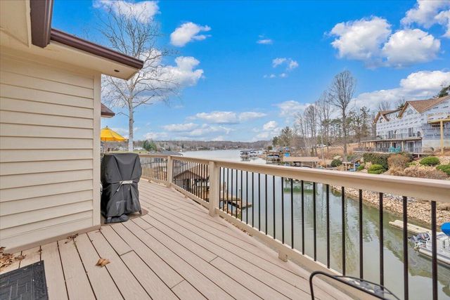 56 Brookside LN, Moneta, VA 24121