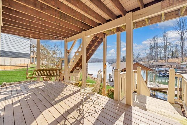 56 Brookside LN, Moneta, VA 24121