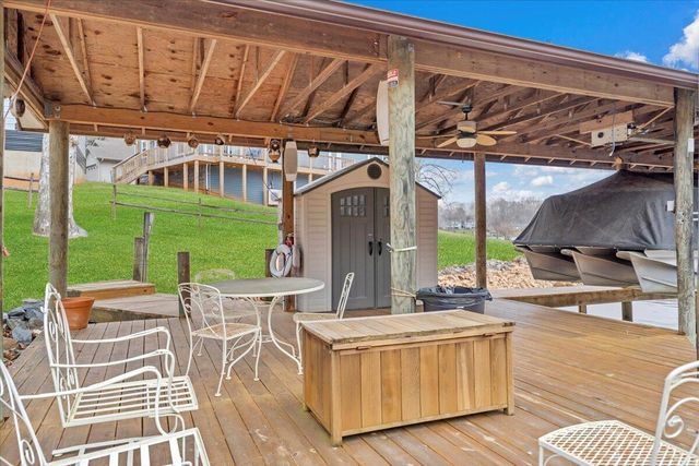 56 Brookside LN, Moneta, VA 24121