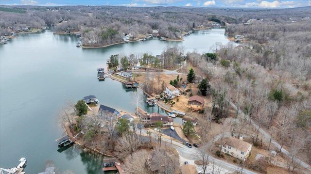 56 Brookside LN, Moneta, VA 24121